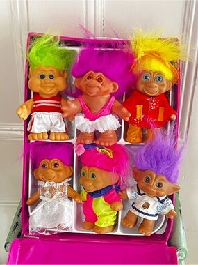 1992 Ace Novelty Treasure Trolls Pink Carrying Case w/ 6 Varieties of Trolls